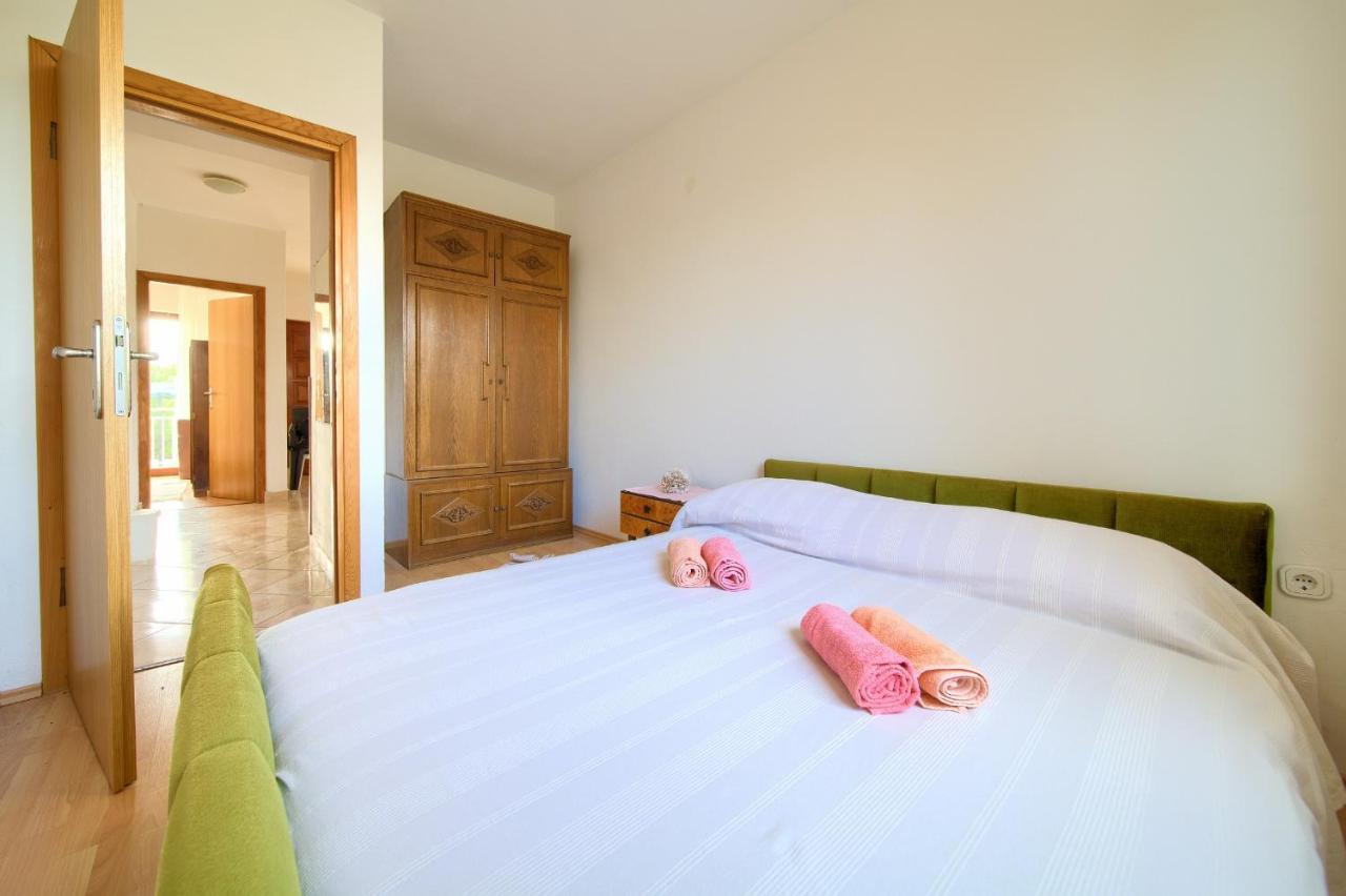 Rasopasno Apartment With Terrace And Private Parking 外观 照片